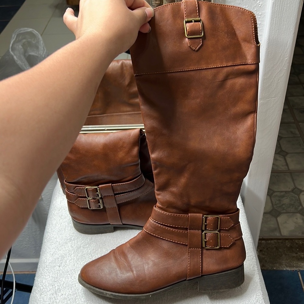 BROWN BUCKLE WOMEN BOOTS